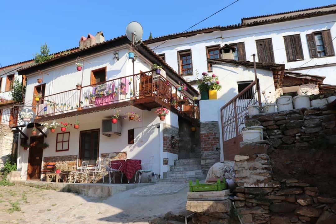 Sirin Ev Oda ve Kahvaltı 3*